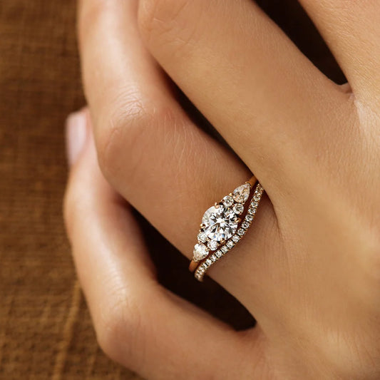Pavé Curved Band
